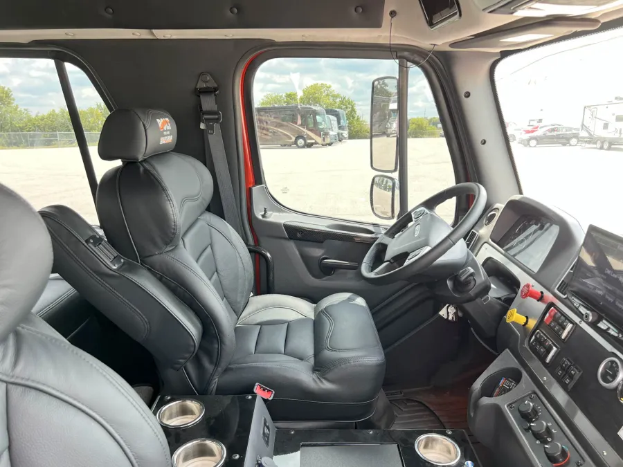 2024 Freightliner M2 106 Bolt | Photo 16 of 33