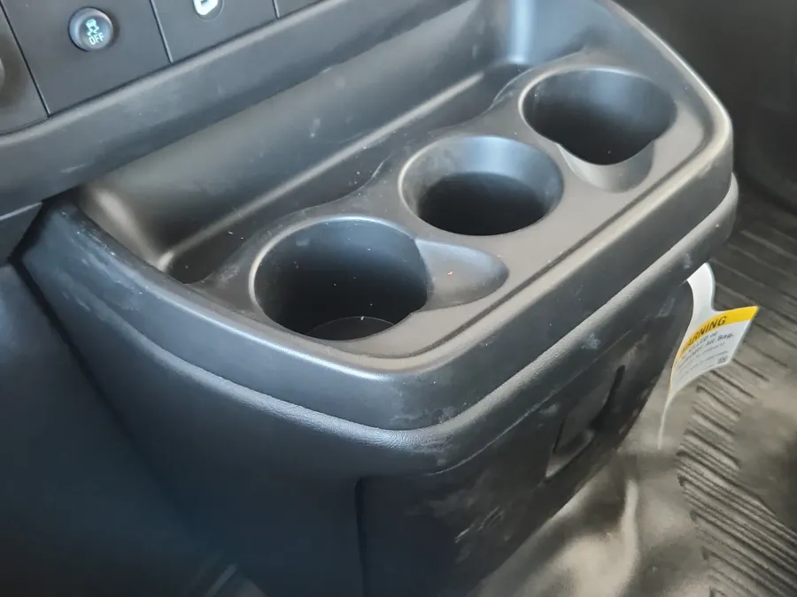 2025 GMC Savana Commercial Cutaway | Photo 20 of 21