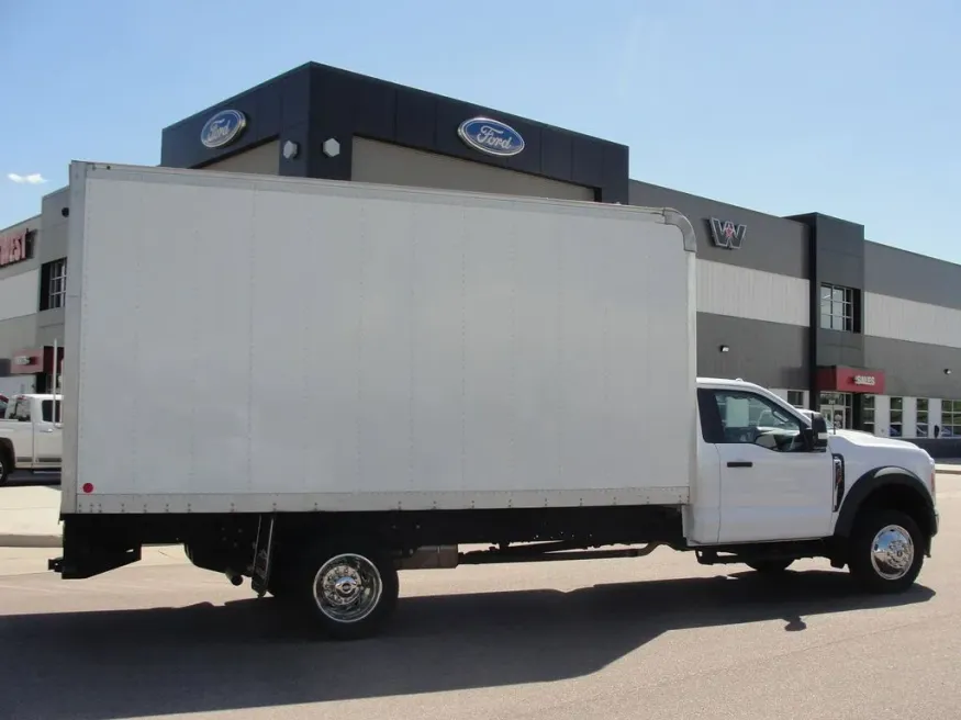 2023 Ford Super Duty F-450 XL | Photo 10 of 26