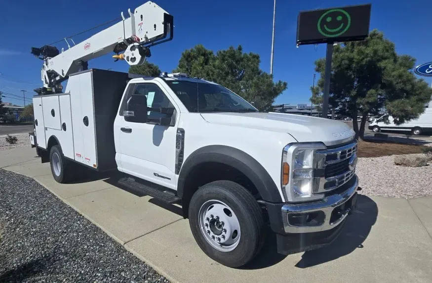 2025 Ford Super Duty F-600 | Photo 3 of 26