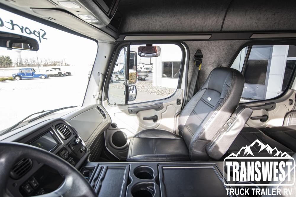 2013 Freightliner M2 106 | Photo 11 of 26