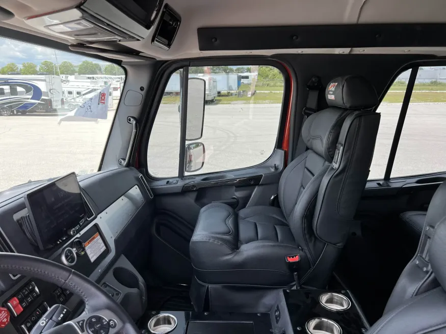 2024 Freightliner M2 106 Bolt | Photo 22 of 34