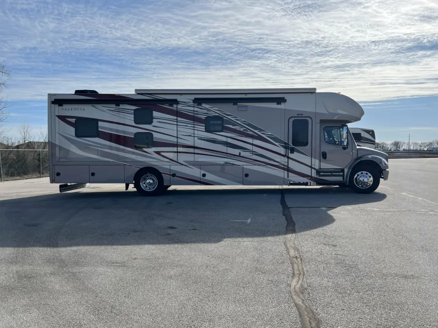 2026 Renegade Valencia 39BB | Photo 4 of 22