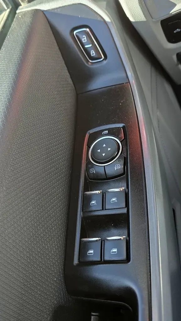 2023 Ford F-150 | Photo 12 of 28