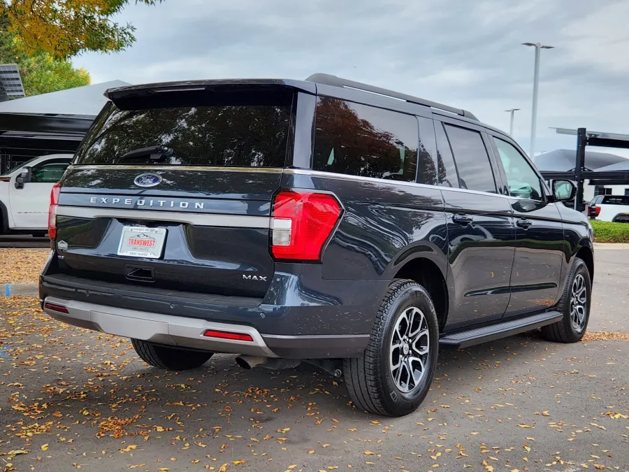 2024 Ford Expedition Max XLT | Photo 2 of 28