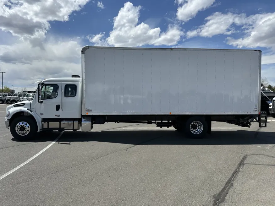 2025 Freightliner M2 106 | Photo 8 of 16