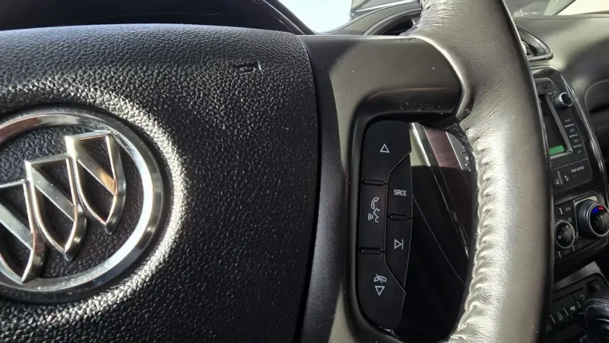 2017 Buick Enclave | Photo 17 of 32