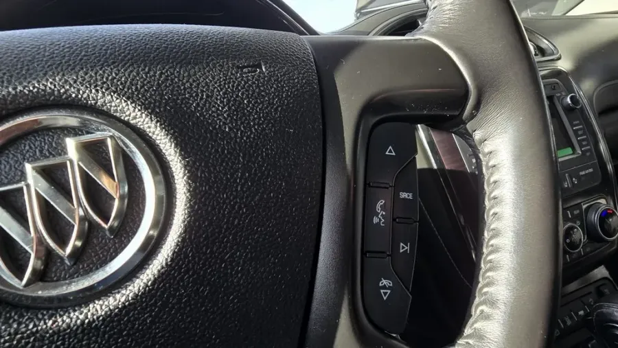 2017 Buick Enclave | Photo 17 of 32