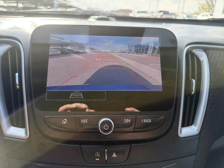 2025 Chevrolet Malibu LT | Photo 14 of 19