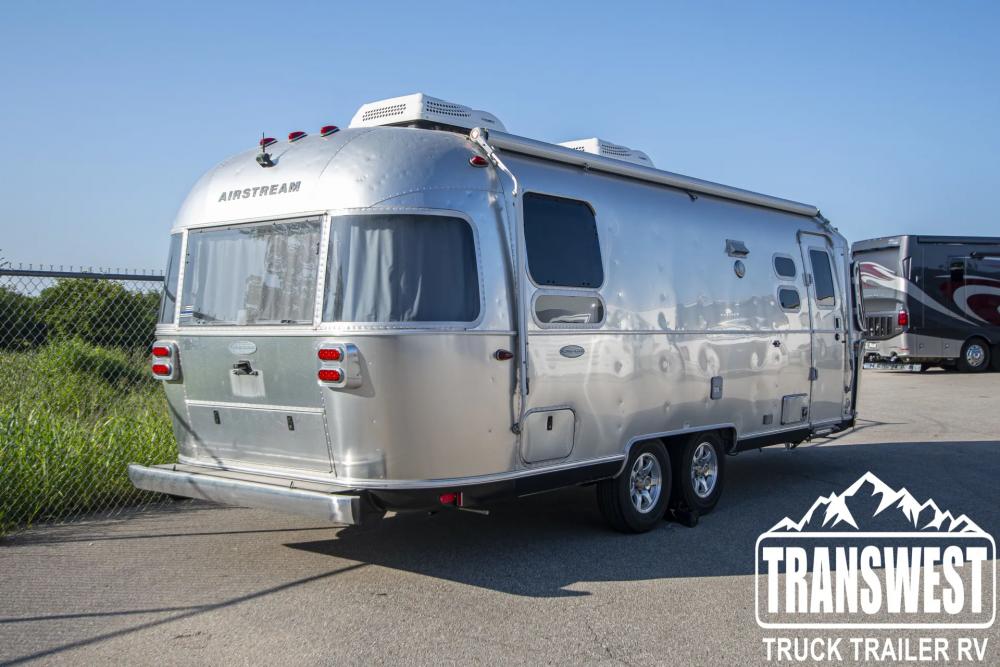 2018 Airstream Flying Cloud 25RB | Photo 4 of 20