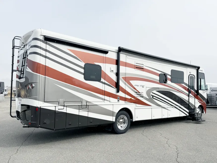 2022 Newmar Bay Star 3626 | Photo 19 of 30