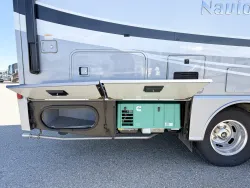 2019 Winnebago Navion 24J | Thumbnail Photo 19 of 24