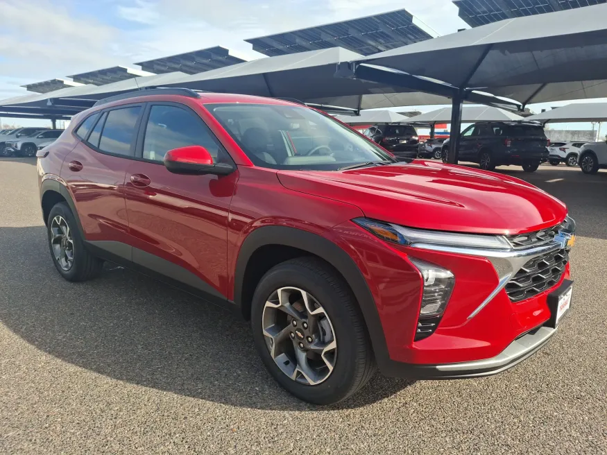 2026 Chevrolet Trax LT | Photo 6 of 18