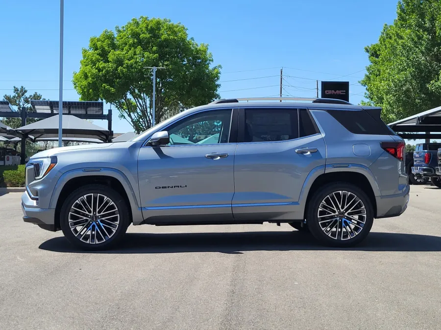 2026 GMC Terrain Denali | Photo 3 of 25