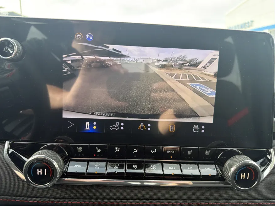 2026 Chevrolet Colorado 4WD Z71 | Photo 14 of 19