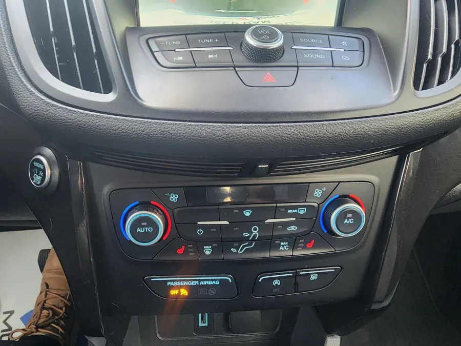 2019 Ford Escape SE | Photo 21 of 24