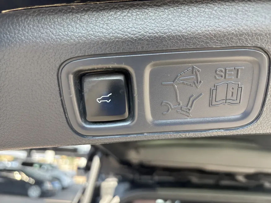 2023 Ford Expedition Max Limited | Photo 9 of 24