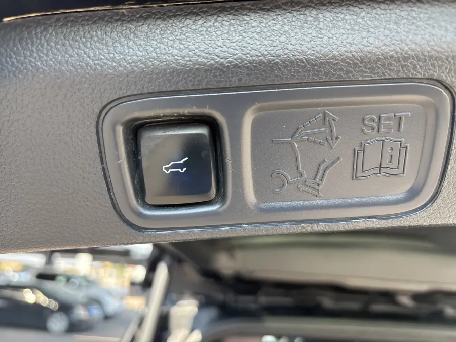 2023 Ford Expedition Max Limited | Photo 9 of 24