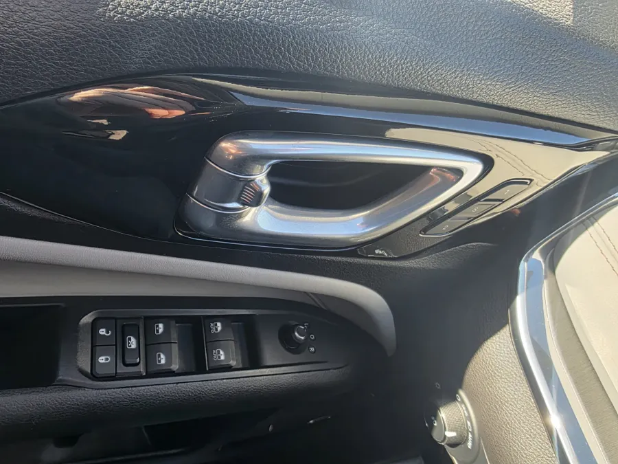 2022 Jeep Compass Limited | Photo 23 of 24