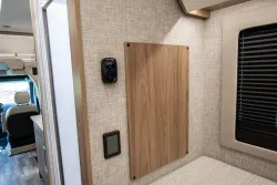 2026 Tiffin Wayfarer 25XLW | Thumbnail Photo 17 of 16