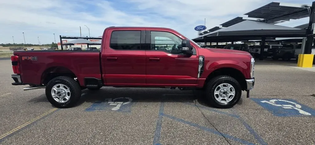 2026 Ford Super Duty F-250 | Photo 4 of 28