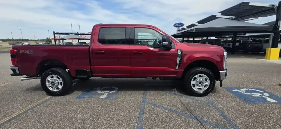 2026 Ford Super Duty F-250 | Photo 4 of 28