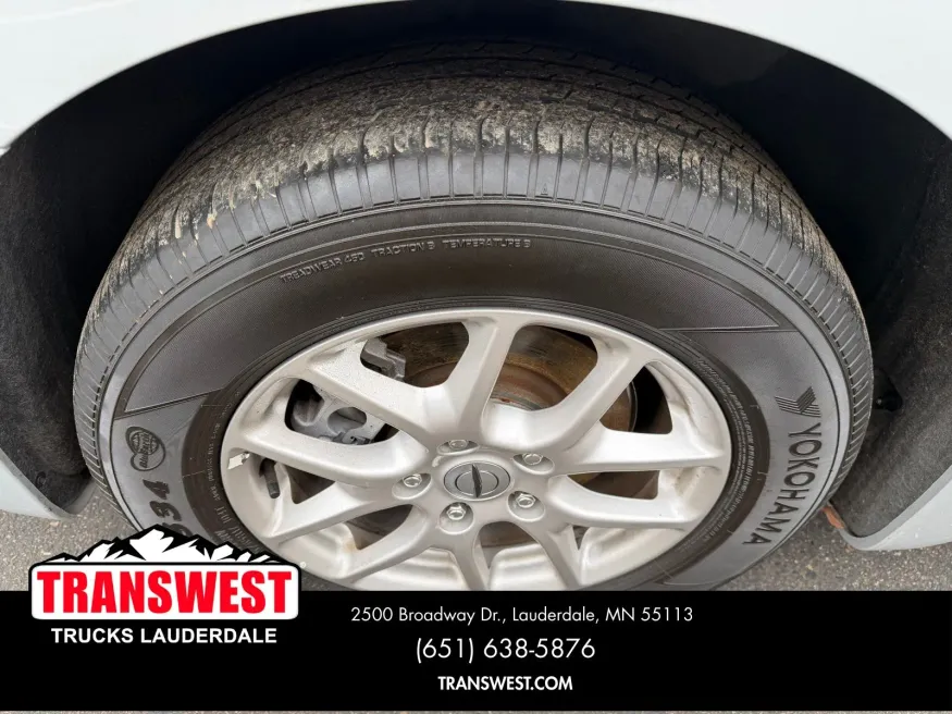 2024 Chrysler Voyager LX | Photo 17 of 23