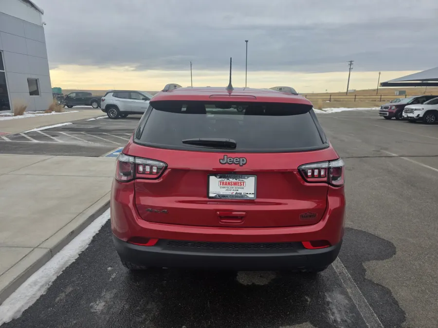 2026 Jeep Compass Latitude Altitude | Photo 6 of 24