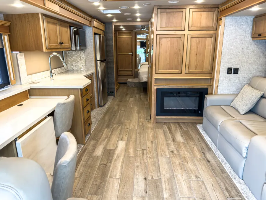 2023 Tiffin Allegro Red 33AA | Photo 2 of 25