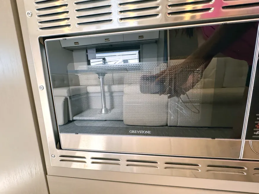 2026 Winnebago Navion 24D | Photo 7 of 23