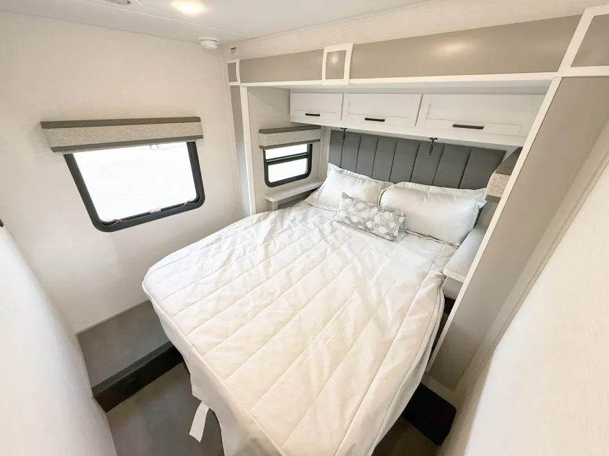 2026 Renegade Veracruz 32VDS | Photo 13 of 24