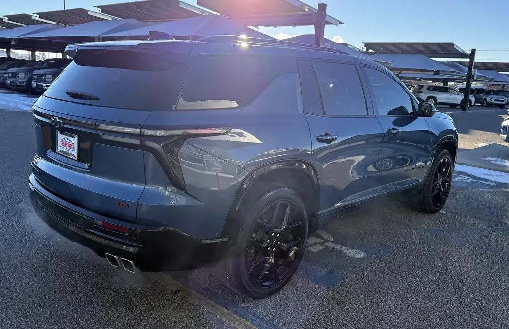 2024 Chevrolet Traverse | Photo 5 of 28
