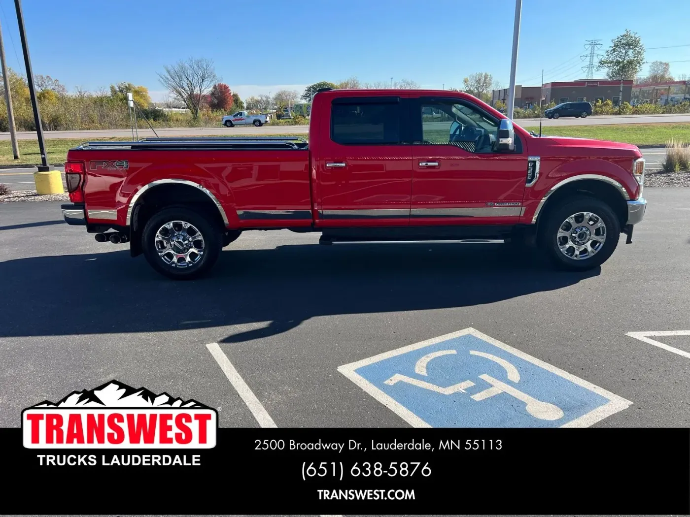 2022 Ford Super Duty F-350 Lariat | Photo 4 of 17