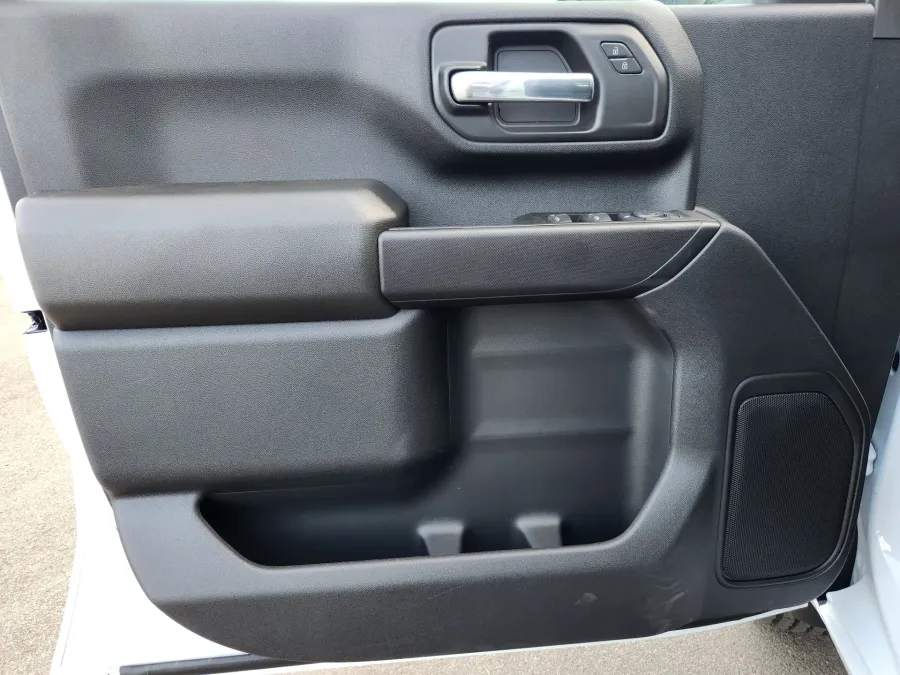 2026 GMC Sierra 2500HD Pro | Photo 5 of 28