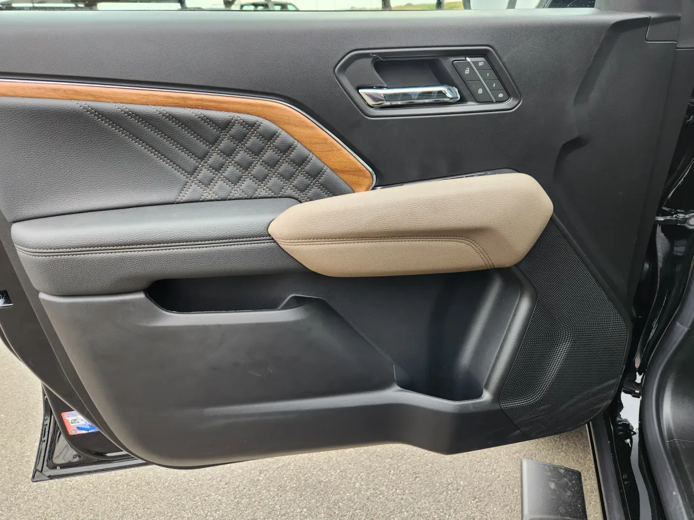 2026 GMC Canyon 4WD Denali | Photo 5 of 28