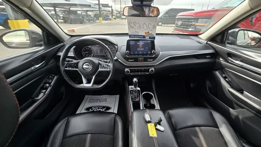 2024 Nissan Altima | Photo 23 of 27