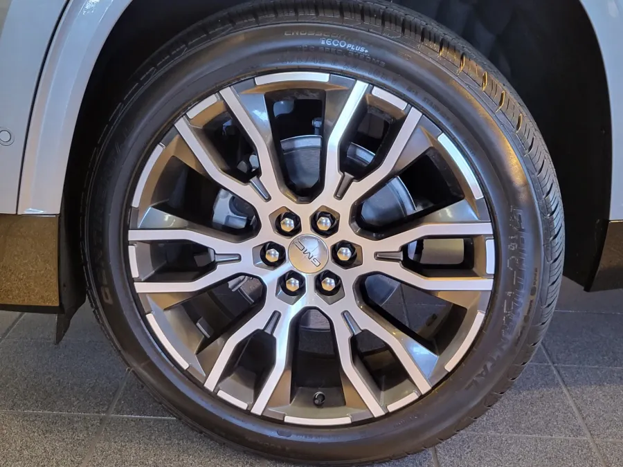 2026 GMC Acadia Denali Ultimate | Photo 9 of 26