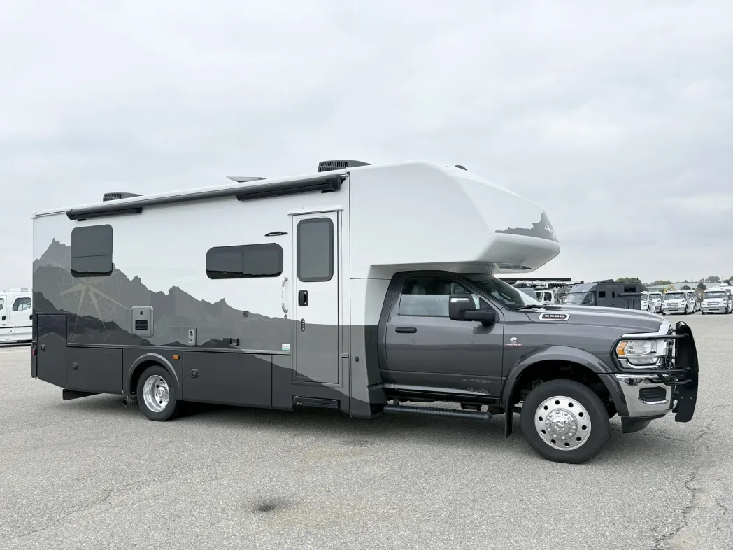 2024 Dynamax Isata 28SS 