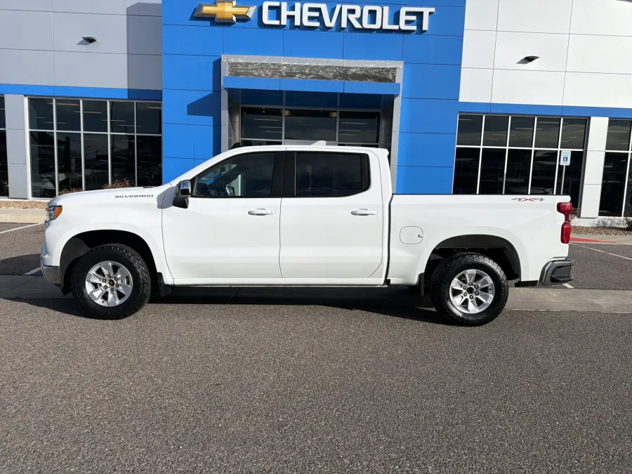 2025 Chevrolet Silverado 1500 LT | Photo 1 of 19