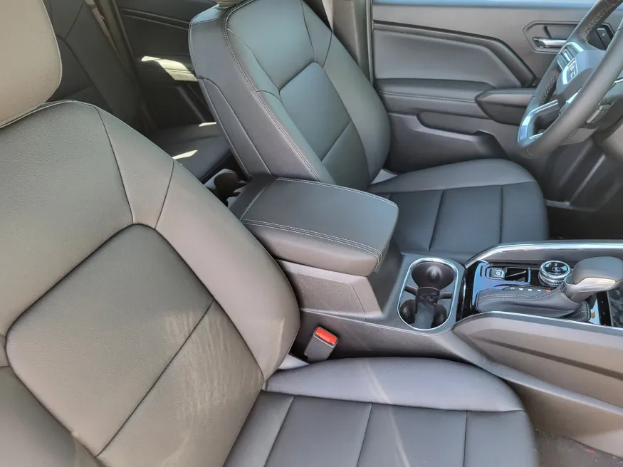 2026 GMC Canyon 4WD Elevation | Photo 12 of 26