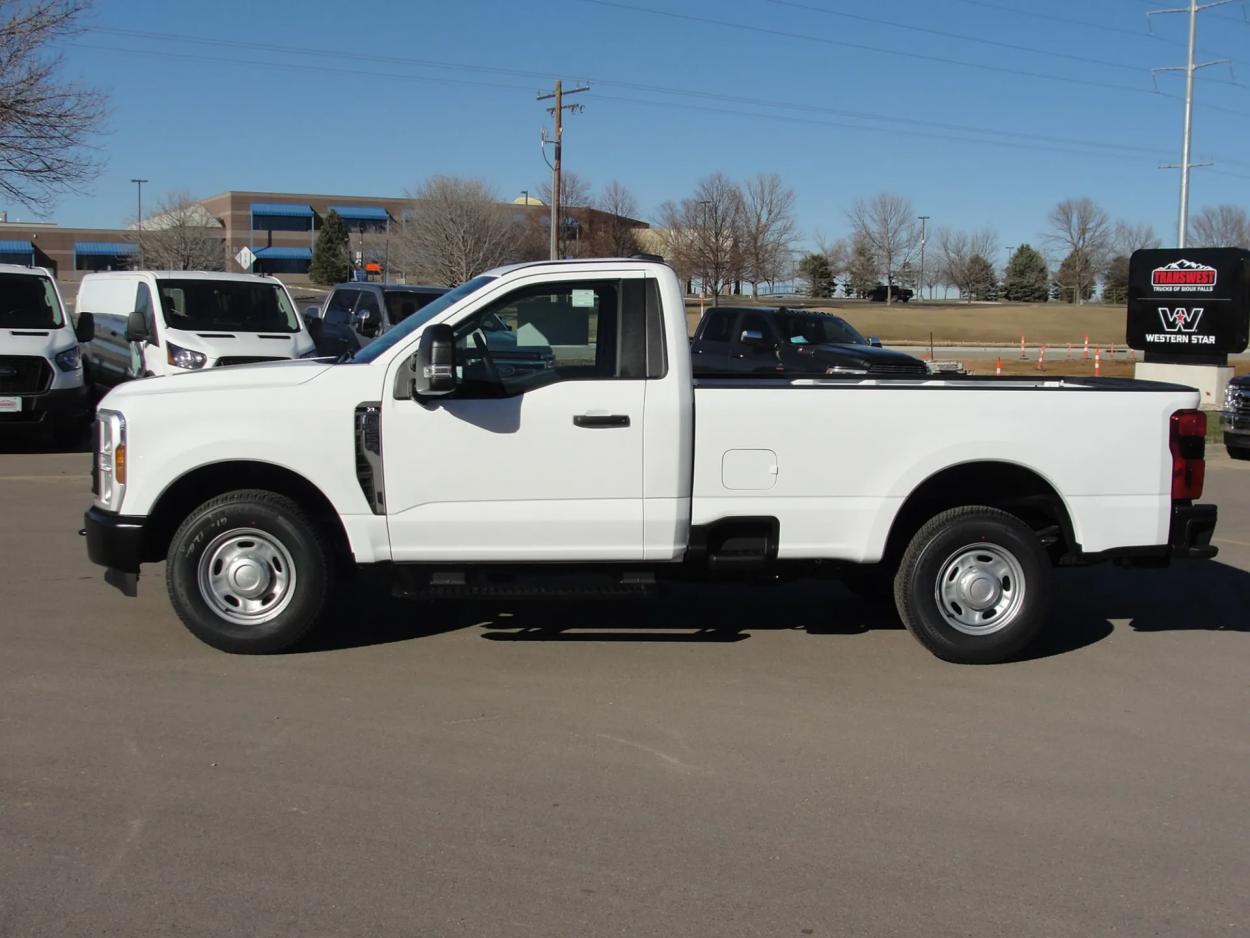 2024 Ford F250 | Photo 2 of 12