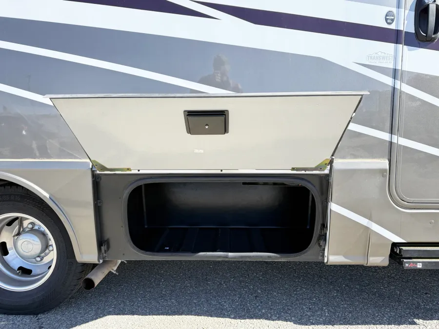 2021 Winnebago Navion 24D | Photo 21 of 24