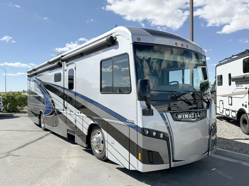2022 Winnebago Forza 34T 