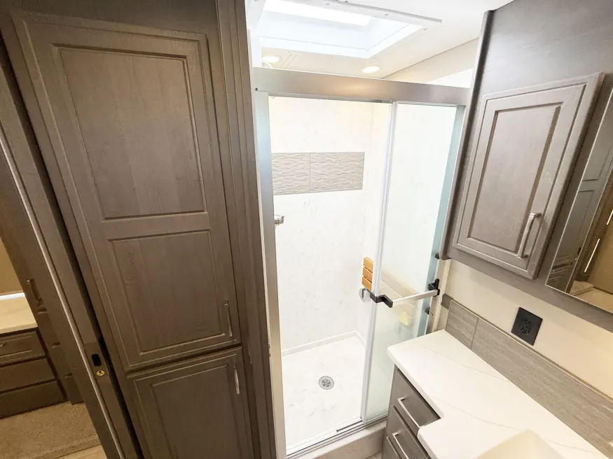 2026 Renegade Explorer 40ERB | Photo 16 of 29