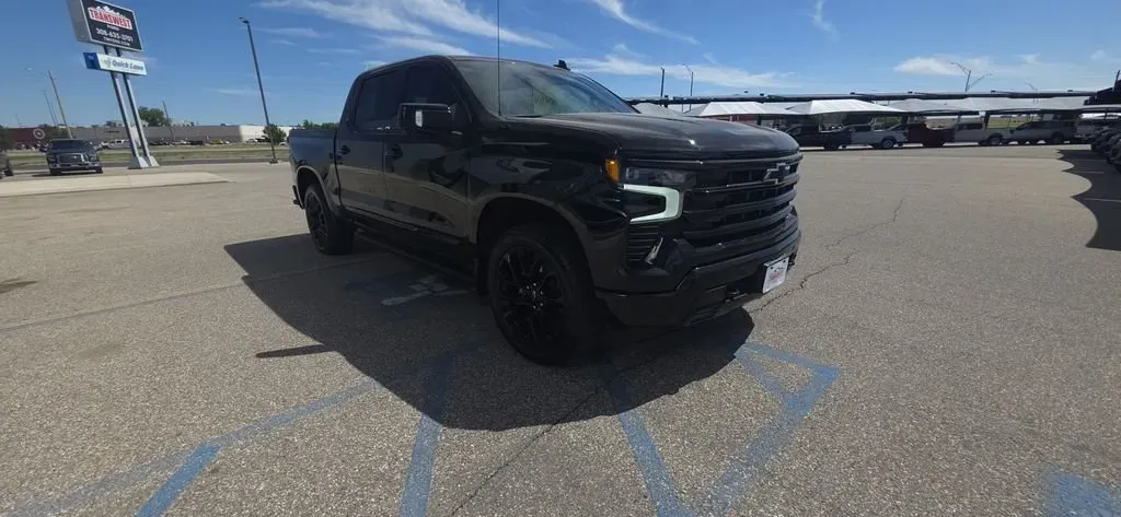 2025 Chevrolet Silverado 1500 | Photo 5 of 35