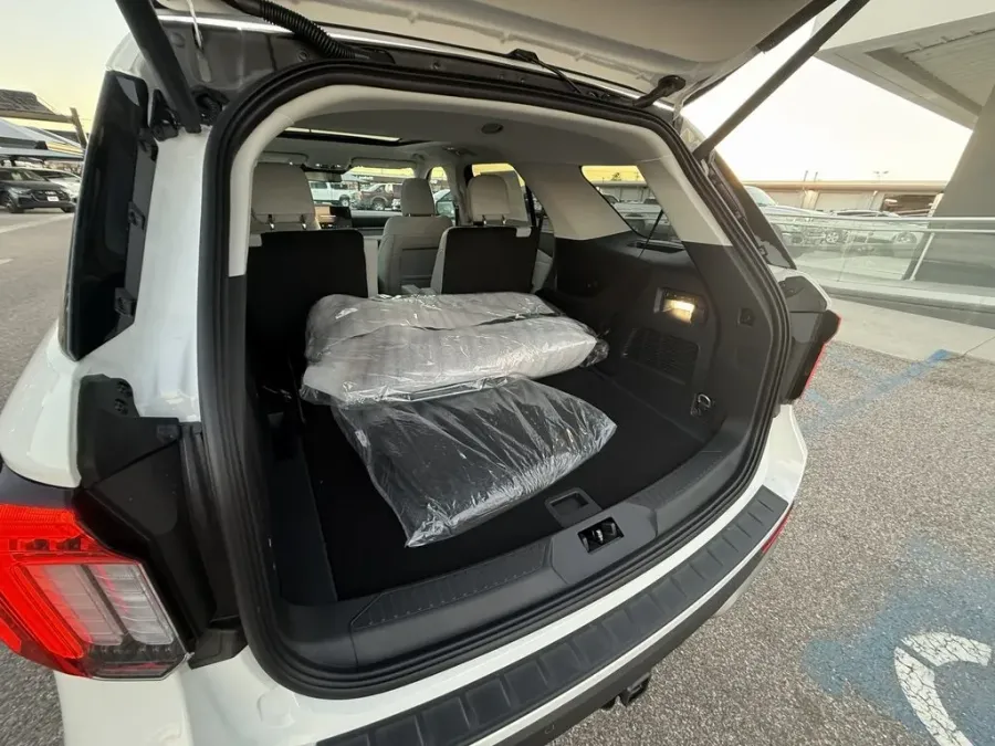 2026 Ford Explorer | Photo 8 of 25