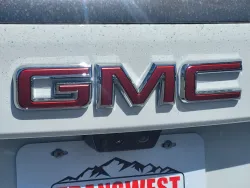 2026 GMC Yukon XL AT4 Ultimate | Thumbnail Photo 10 of 27