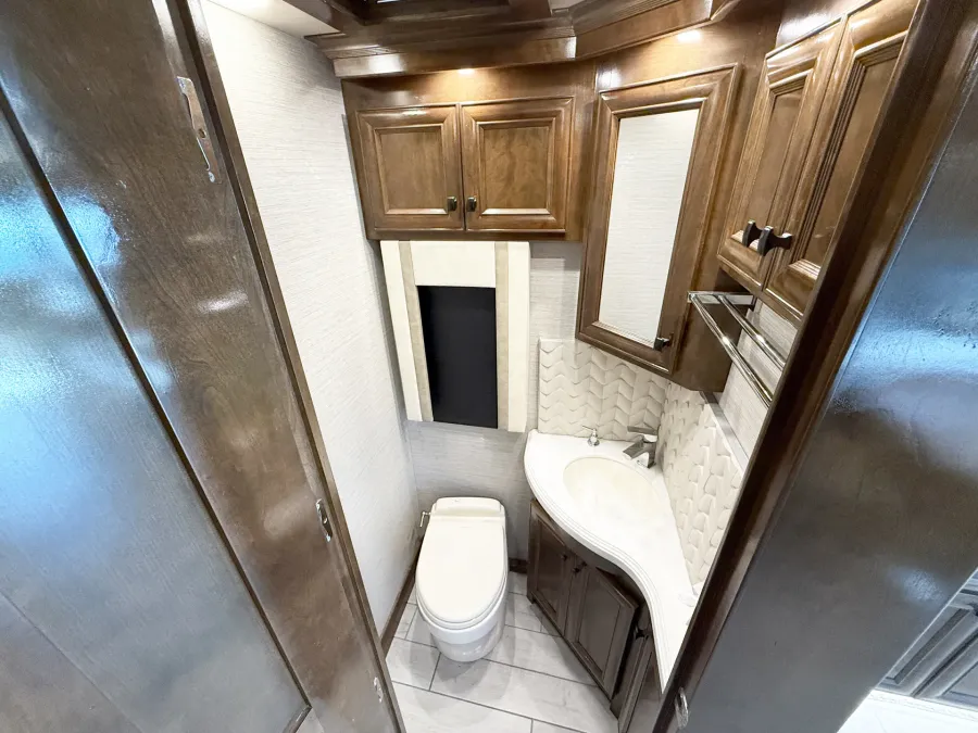 2022 Tiffin Allegro Bus 45OPP | Photo 13 of 32