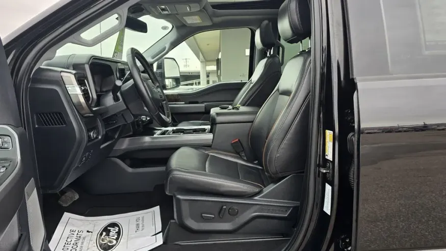 2025 Ford F-250 | Photo 13 of 31