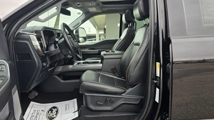 2025 Ford F-250 | Photo 13 of 31